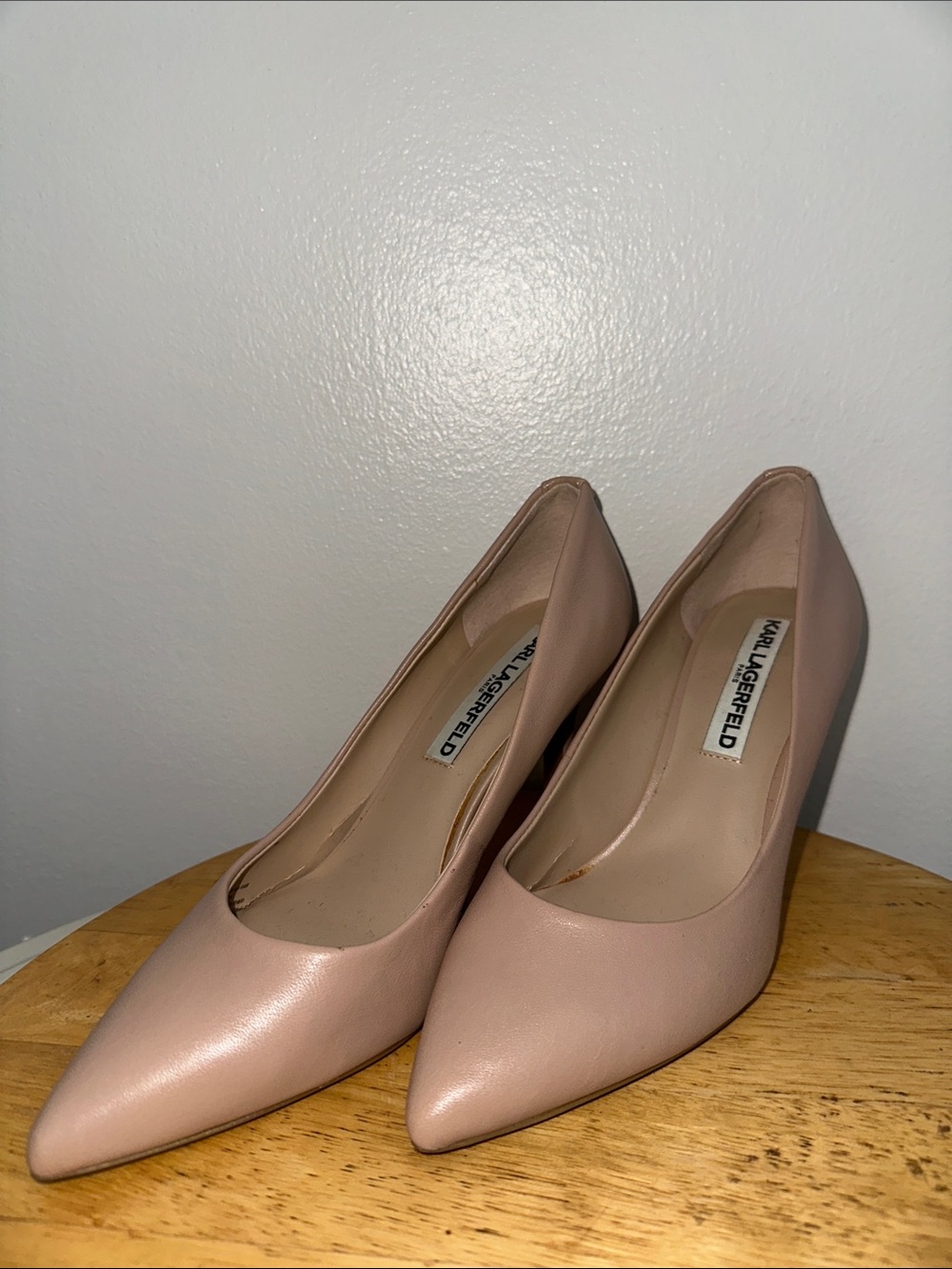 Karl Lagerfeld nude leather pumps sz 5.5